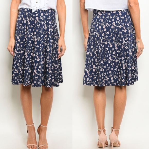 Gilli Dresses & Skirts - NEW Brenna Floral Skirt - Navy